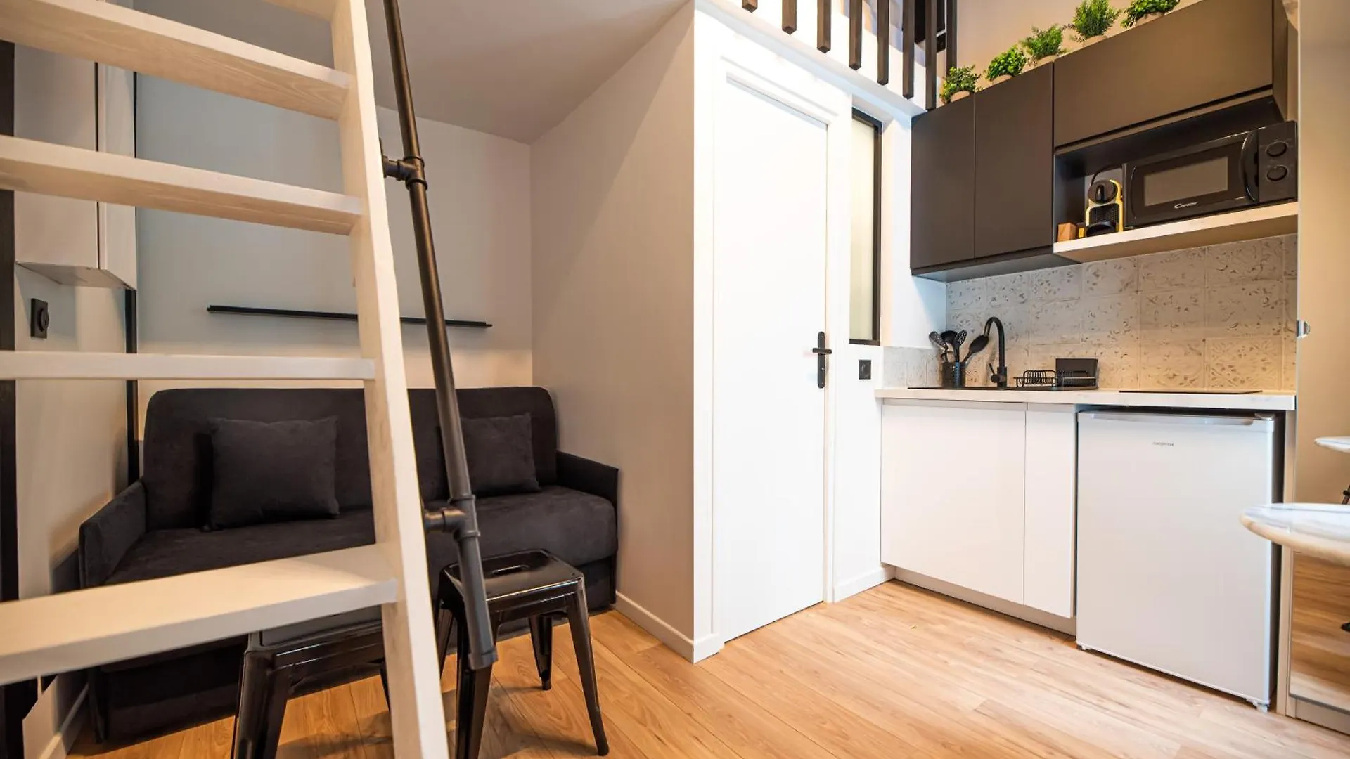 Apartament Lovely Nest In *