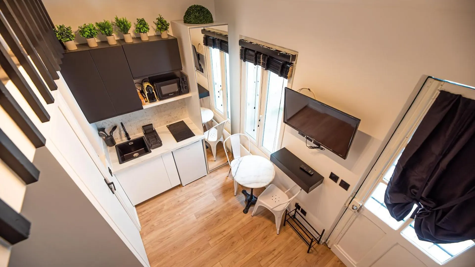 Lovely Nest In Paris